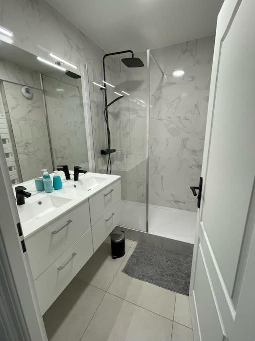 Appartement Familial De Qualite باريس المظهر الخارجي الصورة